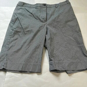 Anne Klein Sport pin striped shorts size 14 black white